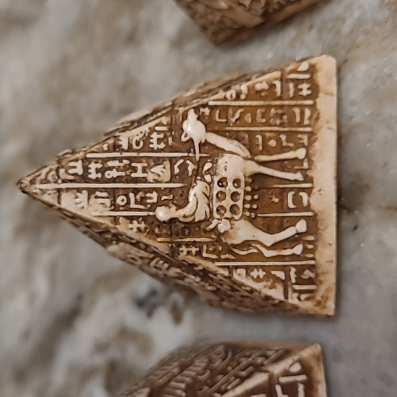 3 Pyramids from Ancient Egypt - Picture 4 of 9